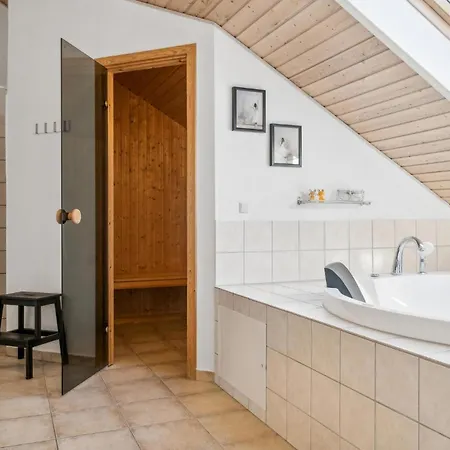 Awesome In With Sauna 度假居